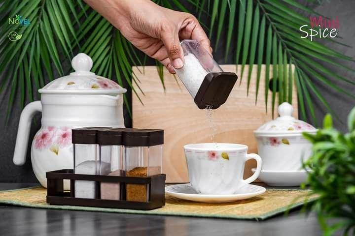 4 In 1 Piece Plastic Spices Jar Set - Durable And Easy To Clean